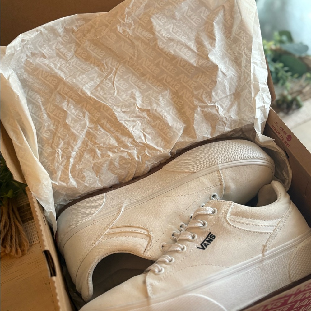 Vans White Sneakers Classic Low-Top Design